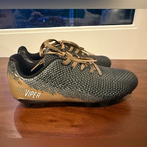 DSG Speed Viper outdoor soccer cleats, youth size 1.5 - Picture 6 of 8